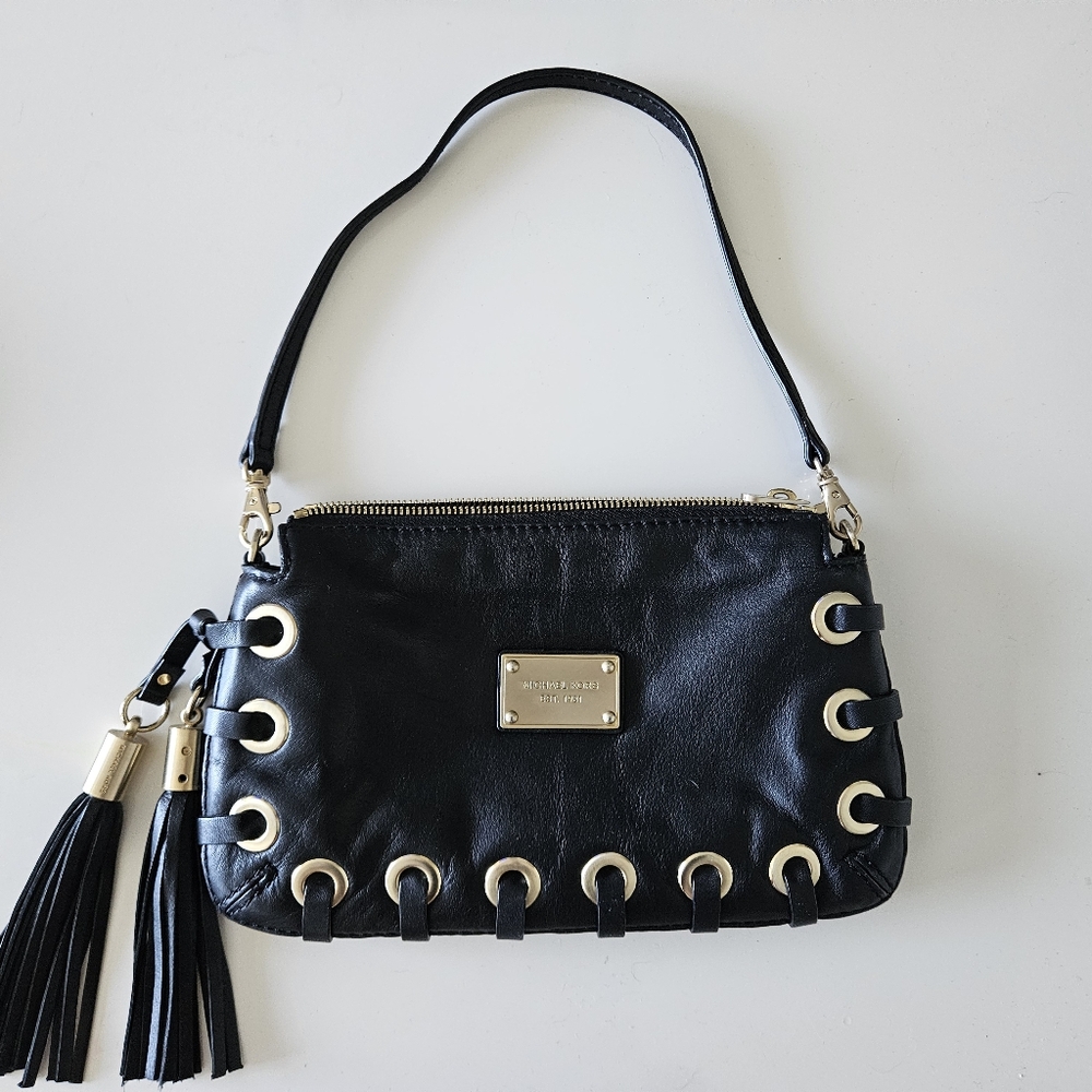 🔥Michael Kors Black Leather Astor Shoulder Bag/clutch with Gold Accents🔥 - Picture 3 of 11